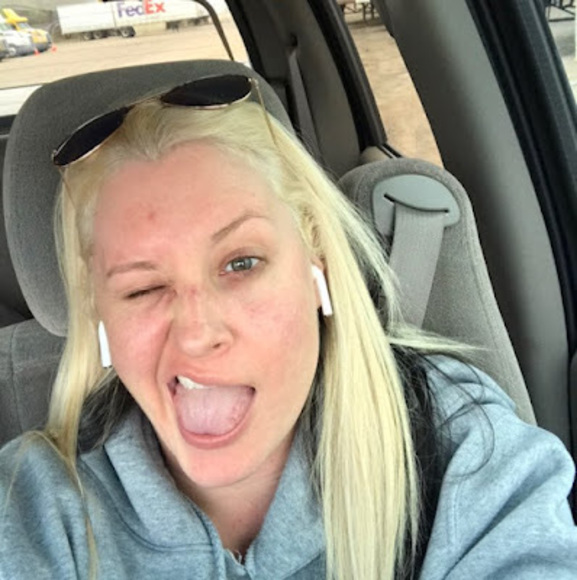 Meet your Posher, Megan - Picture 1 of 1